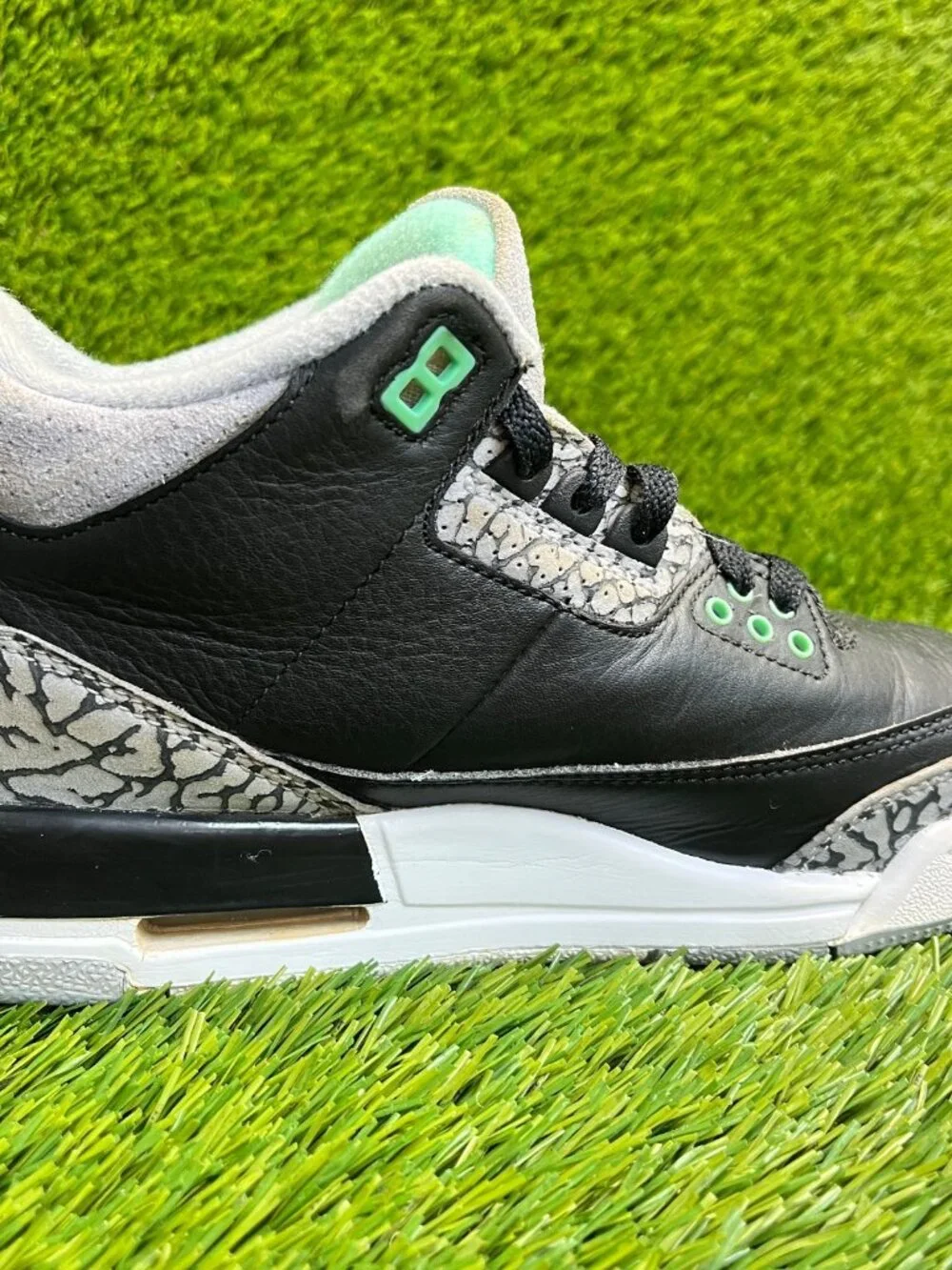 Nike Air Jordan 3 Retro Boys Size 5.5Y‎ Black Green Basketball Shoes Sneakers